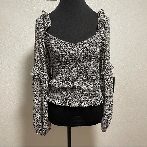 ASTR The Label Fairfield Black Multi Floral Long Sleeve Top Size Large - Picture 2 of 9